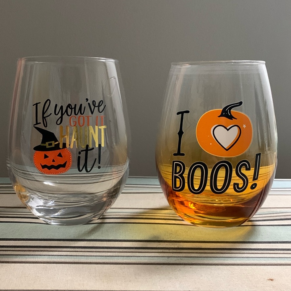 EUC Halloween wine glasses - sold as set